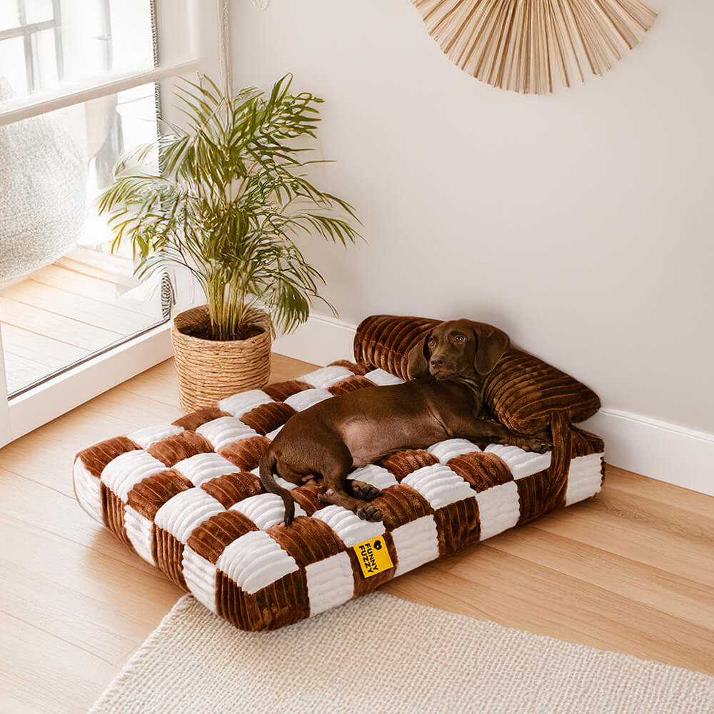 Handgefertigtes Plüsch-Schachbrett-Hundebett mit orthopädischer Unterstützung und Kissen