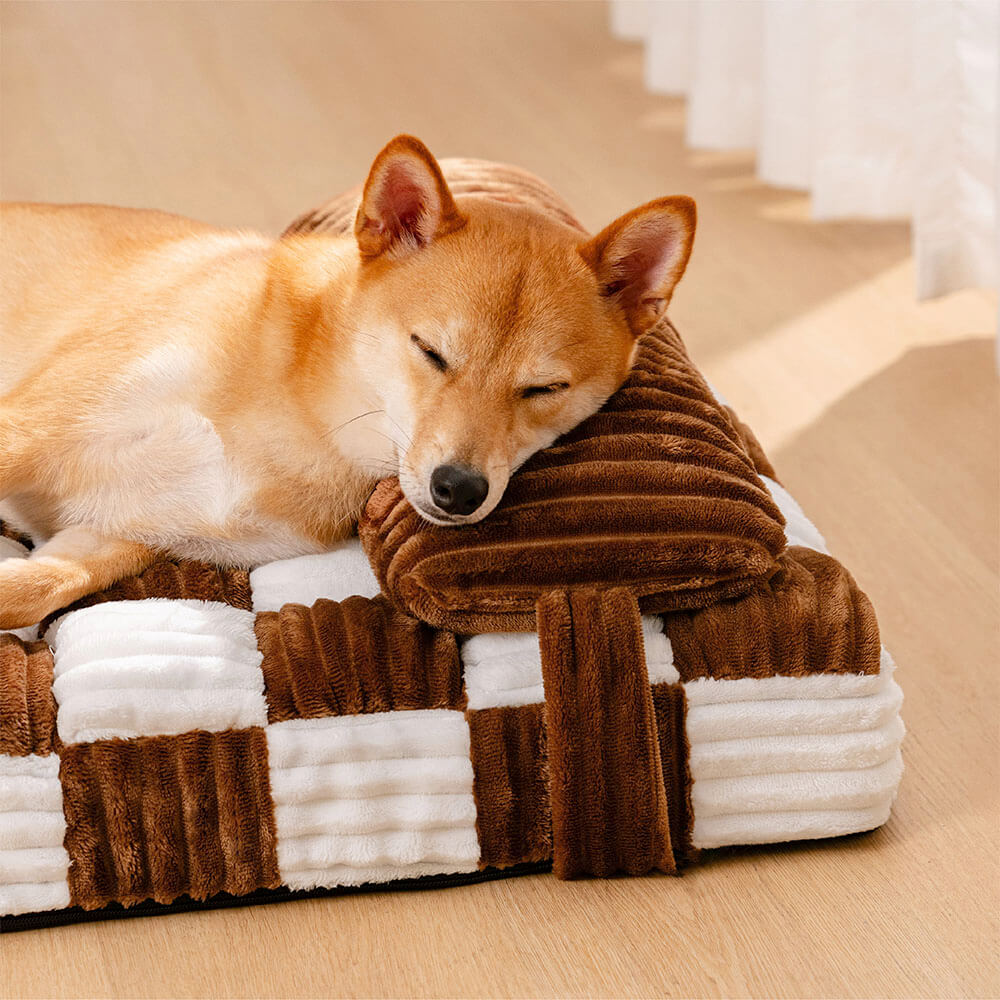 Handgefertigtes Plüsch-Schachbrett-Hundebett mit orthopädischer Unterstützung und Kissen
