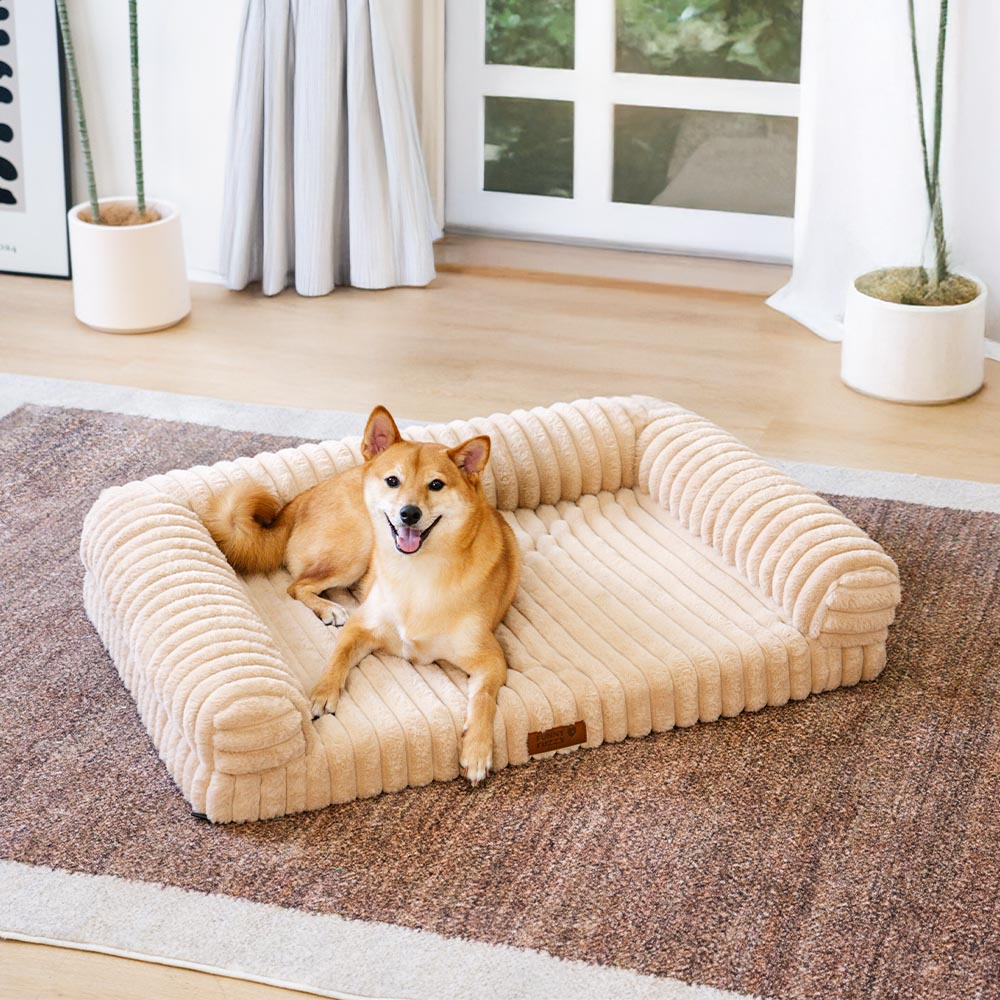 Cremefarbenes, flauschiges, orthopädisches Komfort-Schlafsofa für Hunde und Katzen