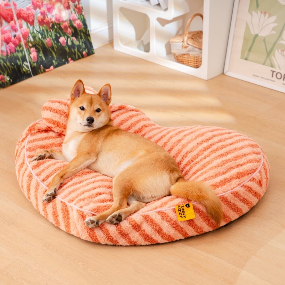 Corazón lujoso y esponjoso calmante con almohada de perro y cama de gato